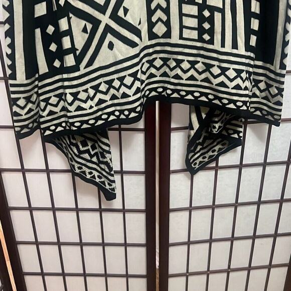 Staring At Stars Women Black White Southwest Draped Open Cardigan Sweater Medium - Picture 3 of 8